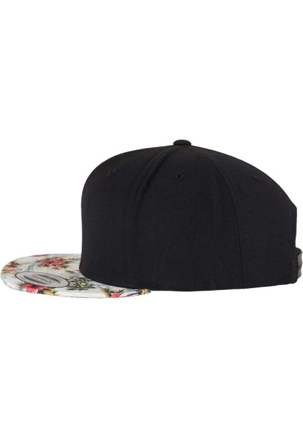 lilledega sirge nokaga nokamüts peas / Snapback